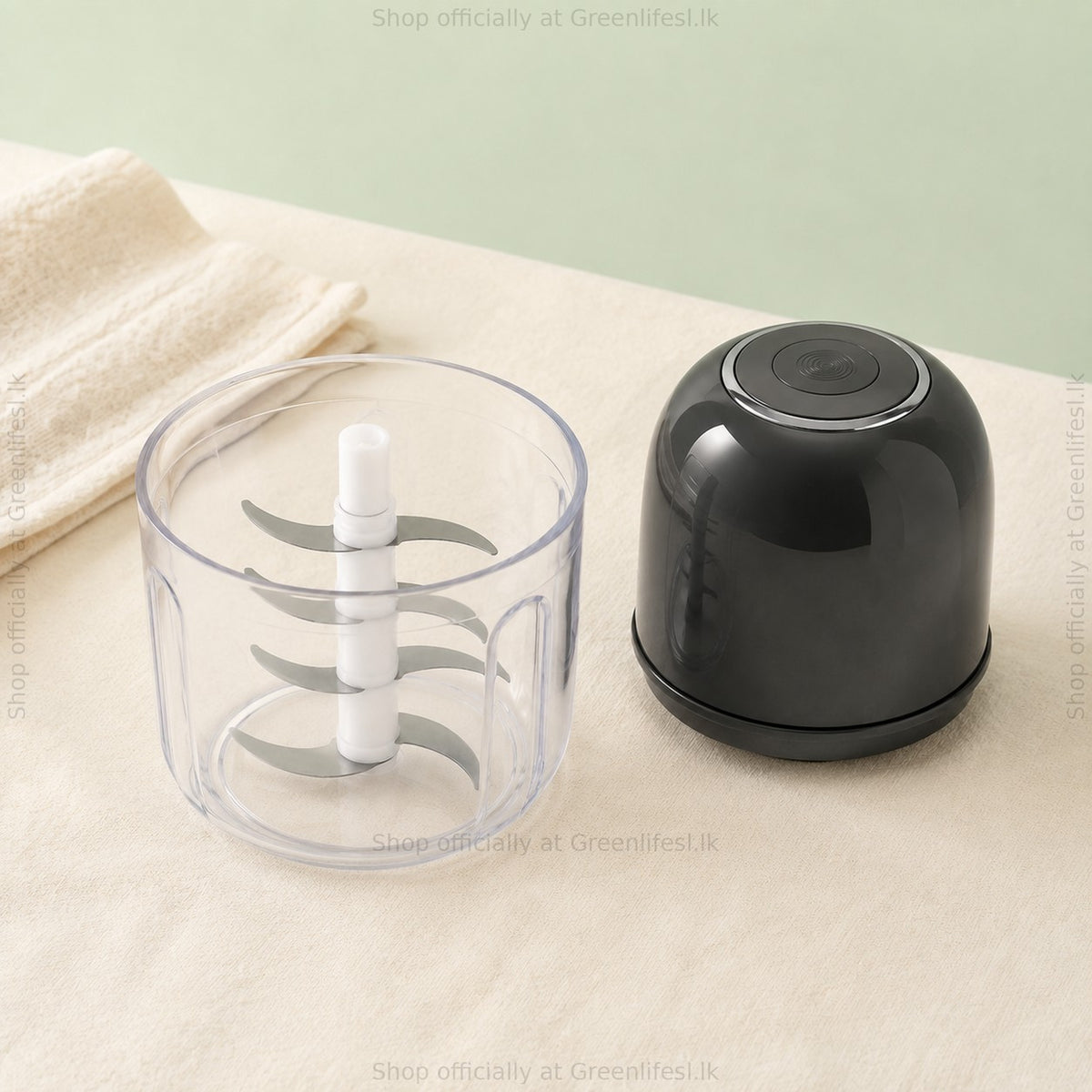 GreenChef Chopster wireless mini chopper 350ml taken apart for cleaning: bowl, blades and motor top