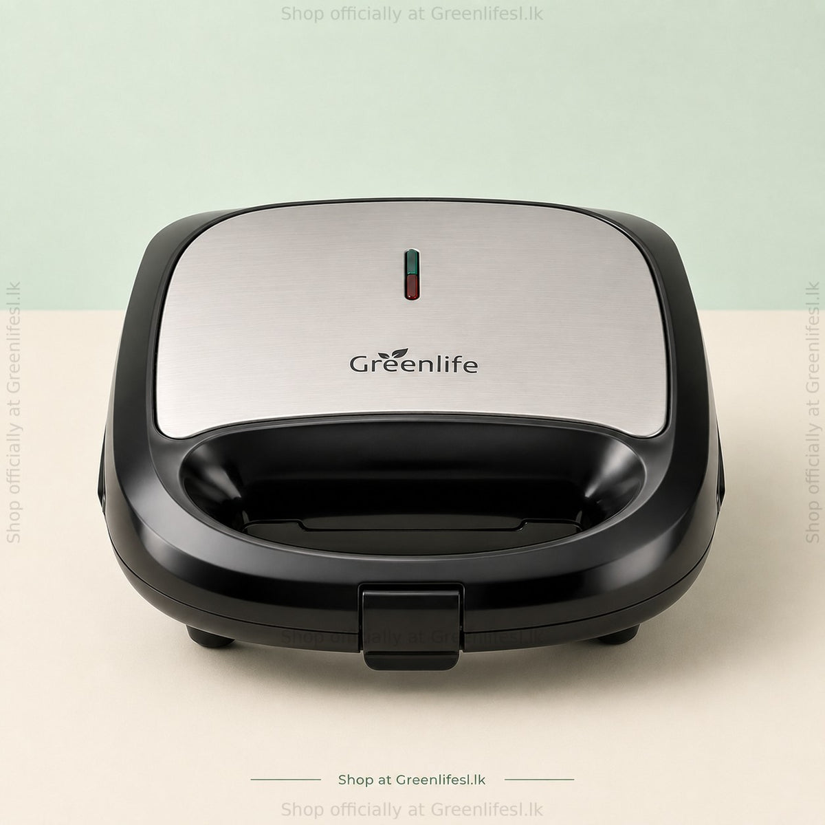 Greenlife 3-in-1 sandwich, waffle and grill maker 750W, closed, front view with brushed steel lid